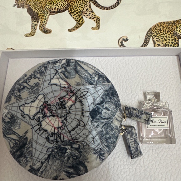 DIOR Authentic Gift with purchase coin case and Miss Dior perfume - Picture 3 of 6